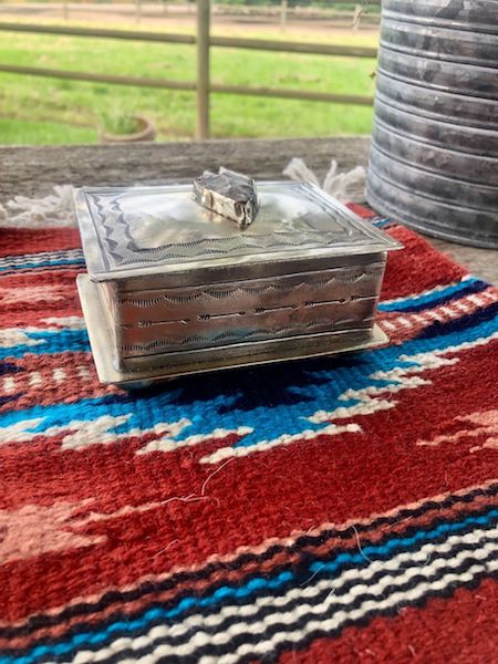 Silver Box with Gray Arrowhead Stone