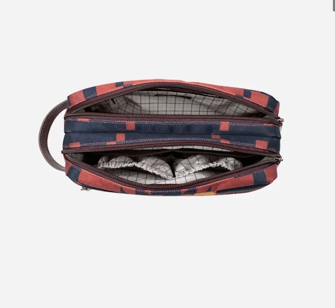 Spider Rock Toiletry Bag